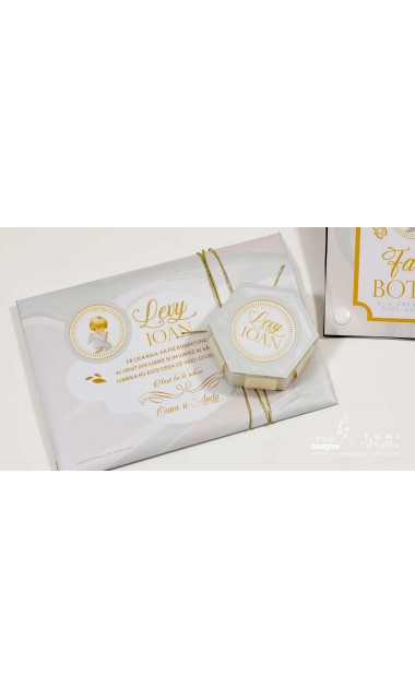 Trusou de botez cu ingeri si broderie personalizata aurie si pattern marble crem mint 37